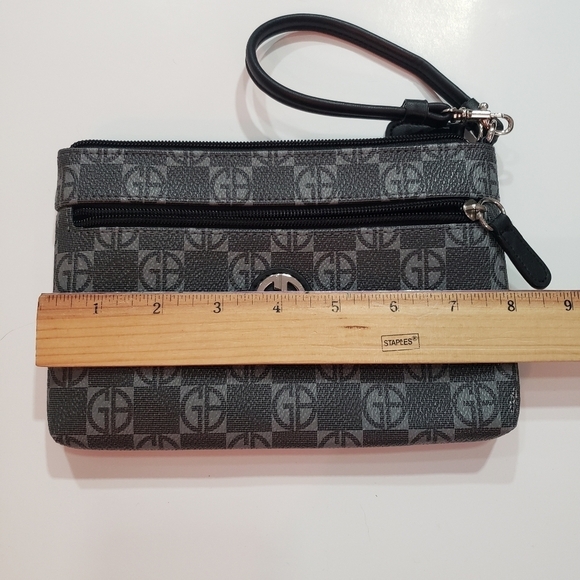 Giani Bernini Wristlet Clutch - Like New! - Picture 11 of 11